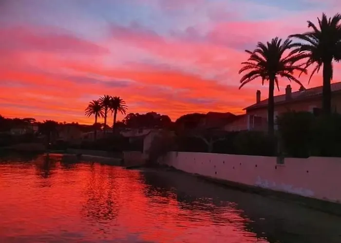 Evasion Ensoleillee Ile De Porquerolles Superbe T3 * הייר