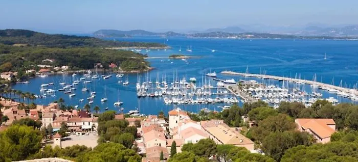 Evasion Ensoleillee Ile De Porquerolles Superbe T3 * הייר