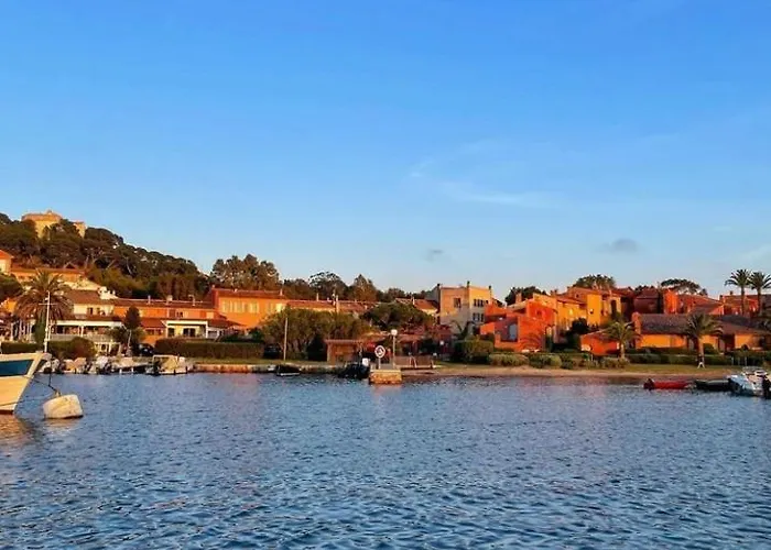 Evasion Ensoleillee Ile De Porquerolles Superbe T3 * הייר